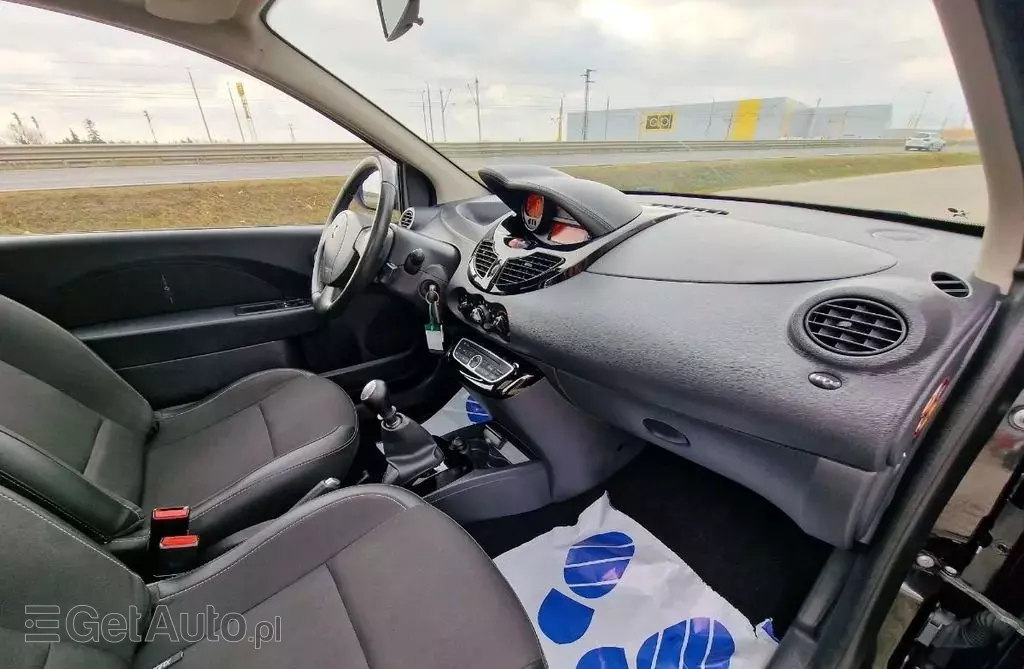 RENAULT Twingo 