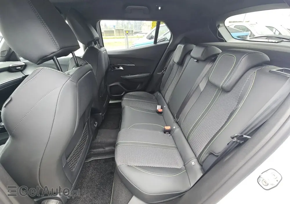 PEUGEOT 2008 PureTech mHEV GT e-DCS6