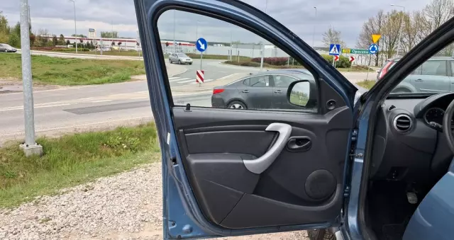 DACIA Duster 1.6 16V 4x2 Laureate