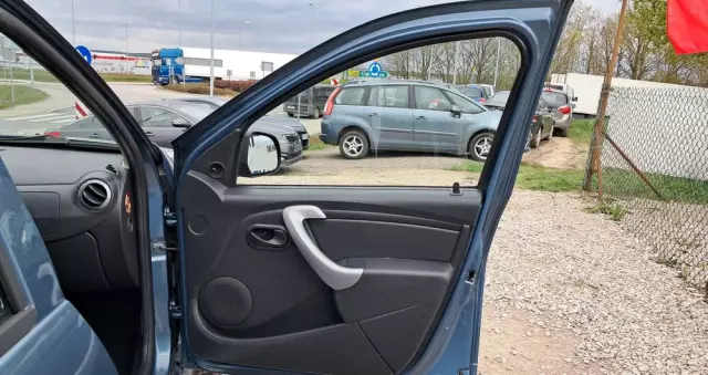 DACIA Duster 1.6 16V 4x2 Laureate