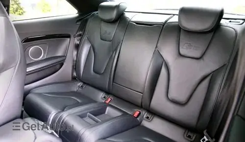 AUDI S5 