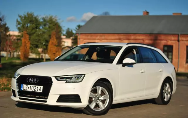 AUDI A4 35 TFSI S tronic