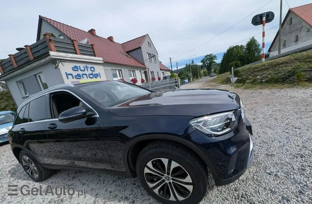 MERCEDES-BENZ GLC 