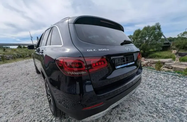 MERCEDES-BENZ GLC 