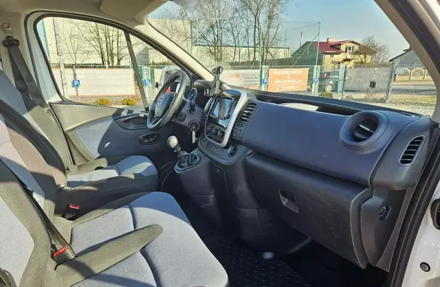 OPEL Vivaro 