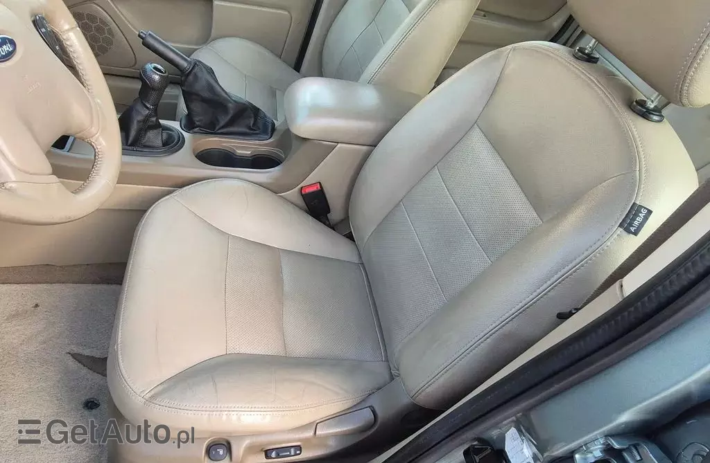 FORD Maverick 2.3 i 16V AWD (150 KM)