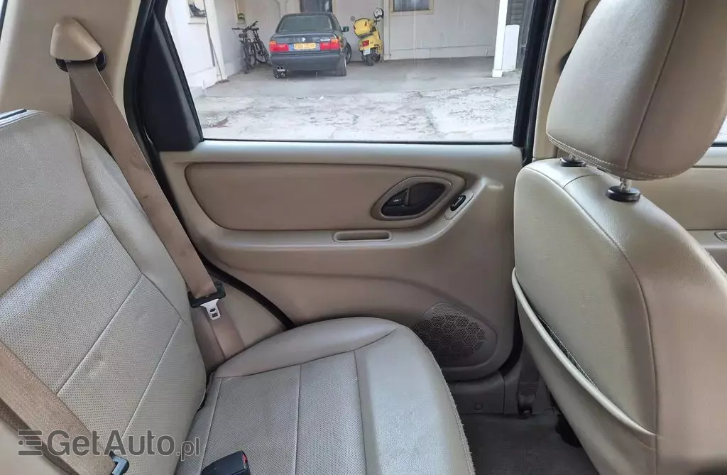 FORD Maverick 2.3 i 16V AWD (150 KM)