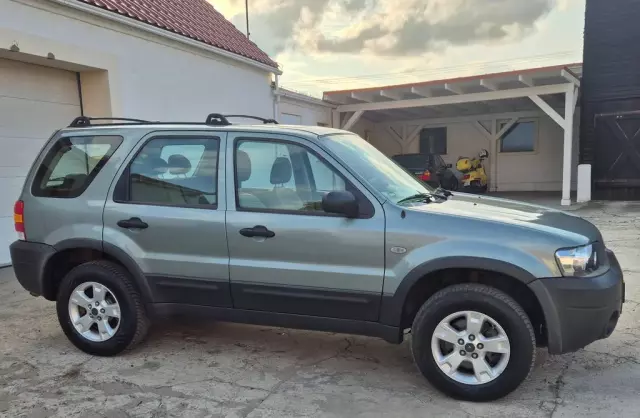 FORD Maverick 2.3 i 16V AWD (150 KM)