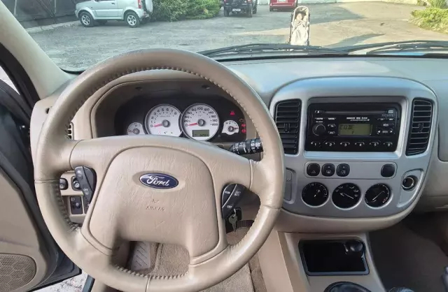 FORD Maverick 2.3 i 16V AWD (150 KM)