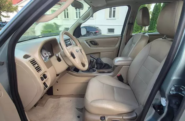 FORD Maverick 2.3 i 16V AWD (150 KM)