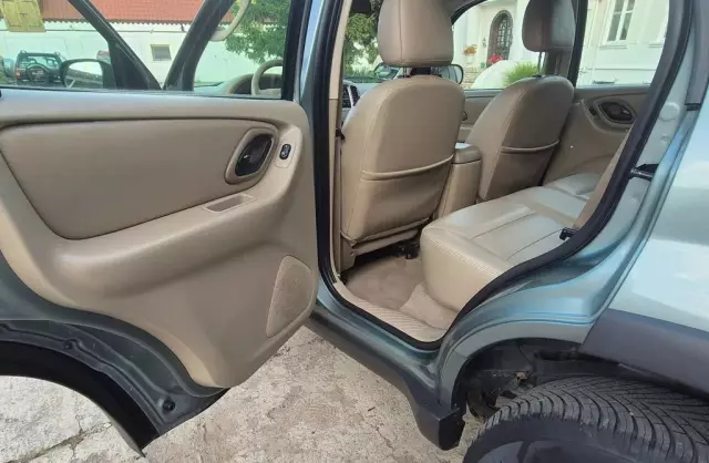 FORD Maverick 2.3 i 16V AWD (150 KM)