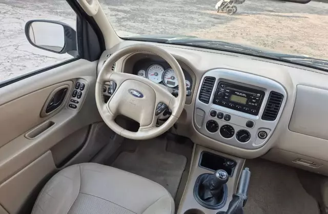 FORD Maverick 2.3 i 16V AWD (150 KM)