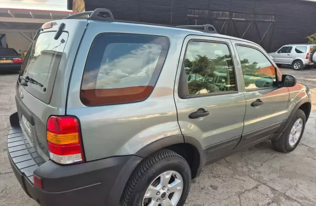 FORD Maverick 2.3 i 16V AWD (150 KM)