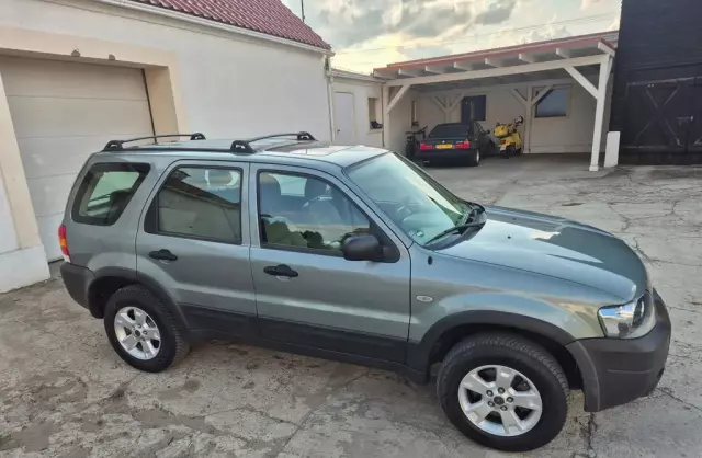 FORD Maverick 2.3 i 16V AWD (150 KM)