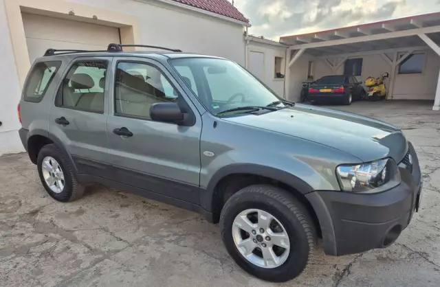 FORD Maverick 2.3 i 16V AWD (150 KM)