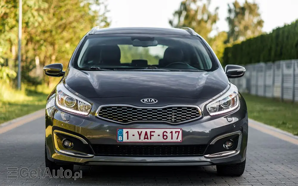 KIA Ceed 1.6 CRDi 136 ISG Platinum Edition