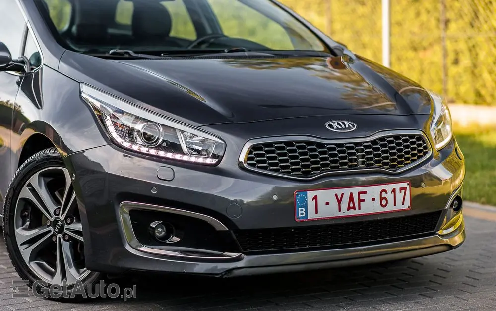 KIA Ceed 1.6 CRDi 136 ISG Platinum Edition