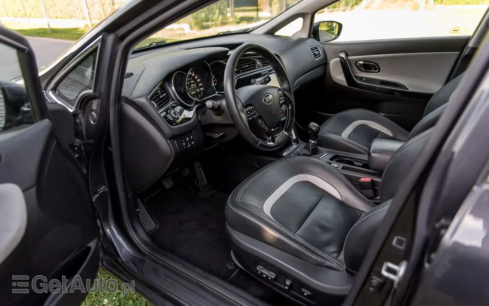 KIA Ceed 1.6 CRDi 136 ISG Platinum Edition