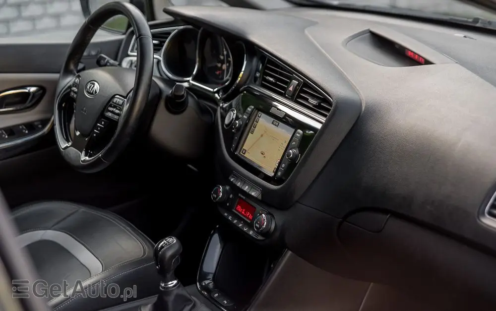 KIA Ceed 1.6 CRDi 136 ISG Platinum Edition