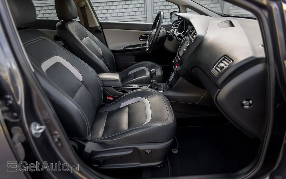 KIA Ceed 1.6 CRDi 136 ISG Platinum Edition