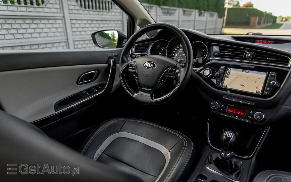 KIA Ceed 1.6 CRDi 136 ISG Platinum Edition