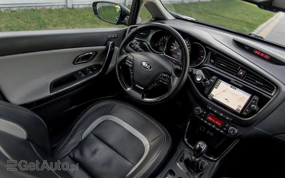 KIA Ceed 1.6 CRDi 136 ISG Platinum Edition