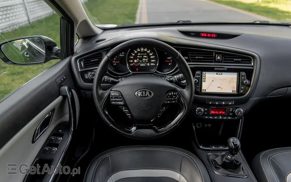 KIA Ceed 1.6 CRDi 136 ISG Platinum Edition