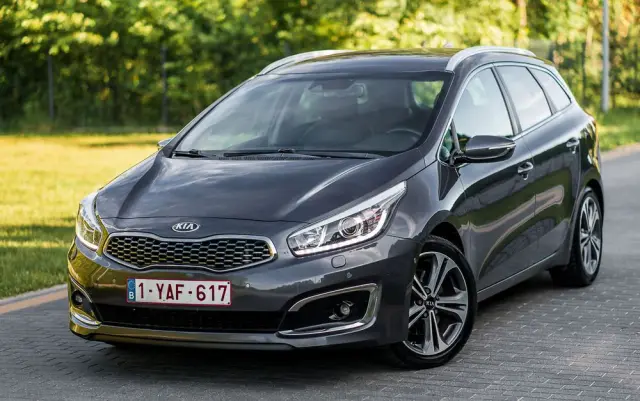 KIA Ceed 1.6 CRDi 136 ISG Platinum Edition