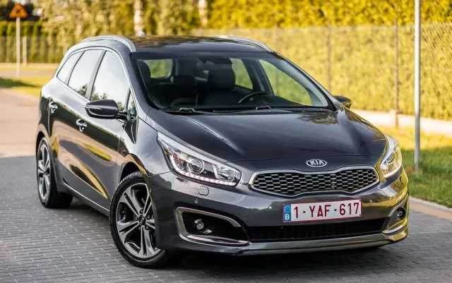 KIA Ceed 1.6 CRDi 136 ISG Platinum Edition