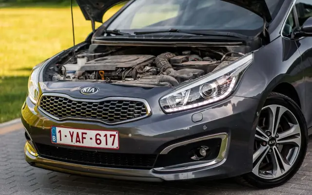 KIA Ceed 1.6 CRDi 136 ISG Platinum Edition