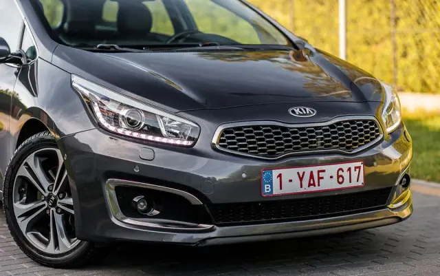 KIA Ceed 1.6 CRDi 136 ISG Platinum Edition