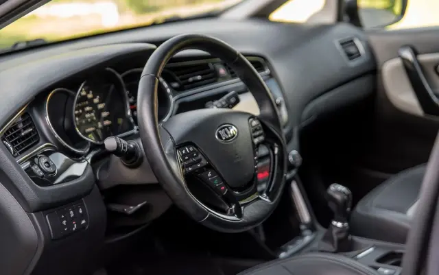 KIA Ceed 1.6 CRDi 136 ISG Platinum Edition