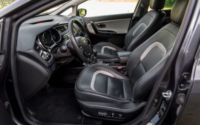 KIA Ceed 1.6 CRDi 136 ISG Platinum Edition