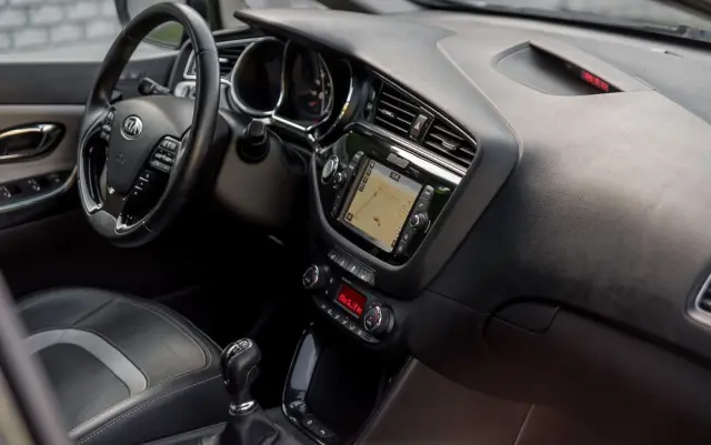 KIA Ceed 1.6 CRDi 136 ISG Platinum Edition