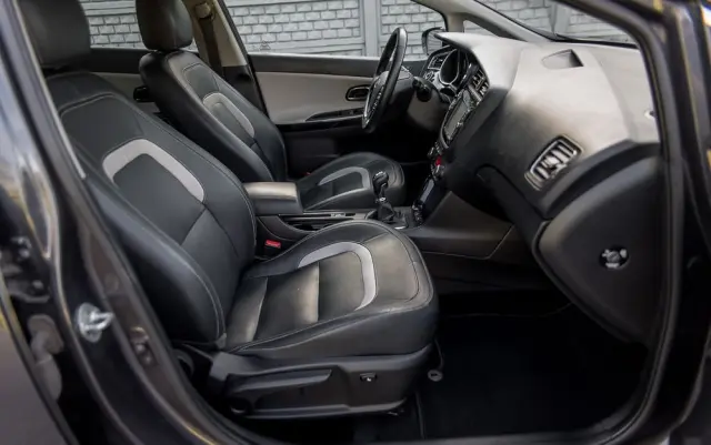 KIA Ceed 1.6 CRDi 136 ISG Platinum Edition