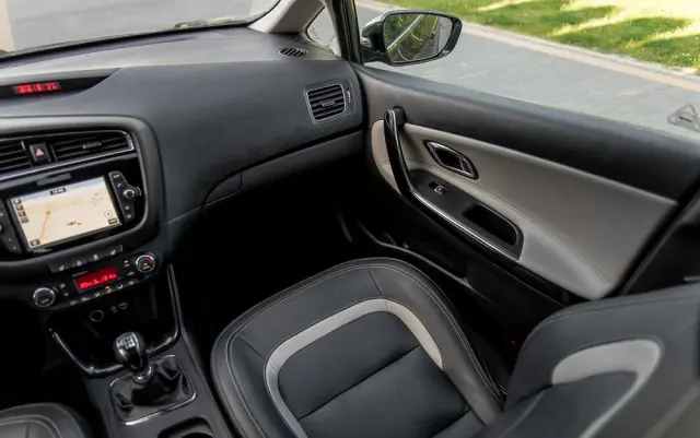 KIA Ceed 1.6 CRDi 136 ISG Platinum Edition