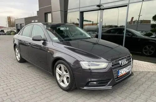 AUDI A4 