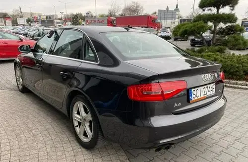AUDI A4 