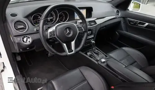 MERCEDES-BENZ Klasa C 63 AMG  