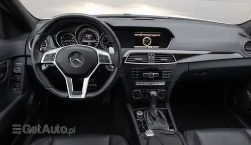 MERCEDES-BENZ Klasa C 63 AMG  