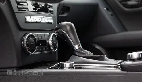 MERCEDES-BENZ Klasa C 63 AMG  