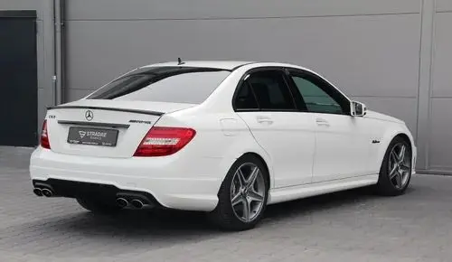 MERCEDES-BENZ Klasa C 63 AMG  