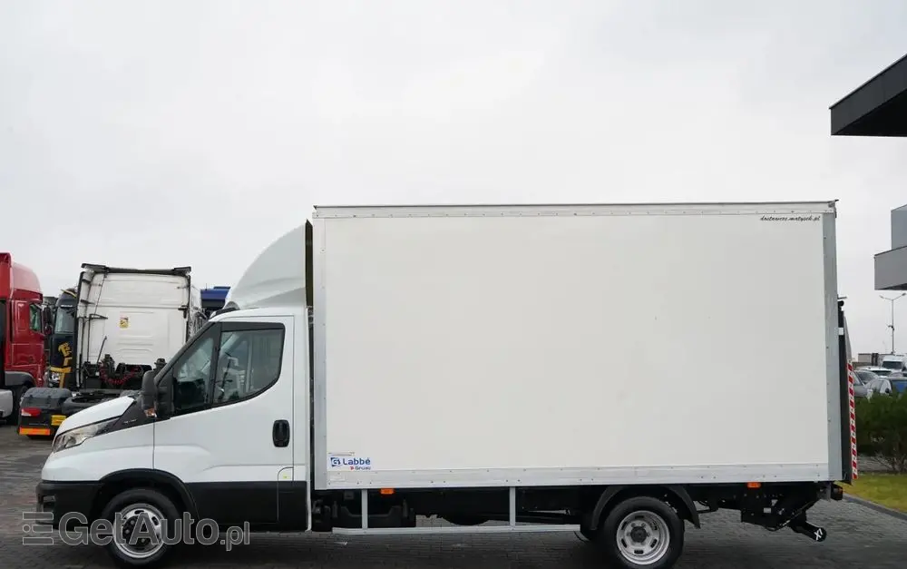 IVECO DAILY 35-160 / KONTENER 4,3 M / WINDA / BLIŹNIAK   DMC: 3500 KG /  2022 