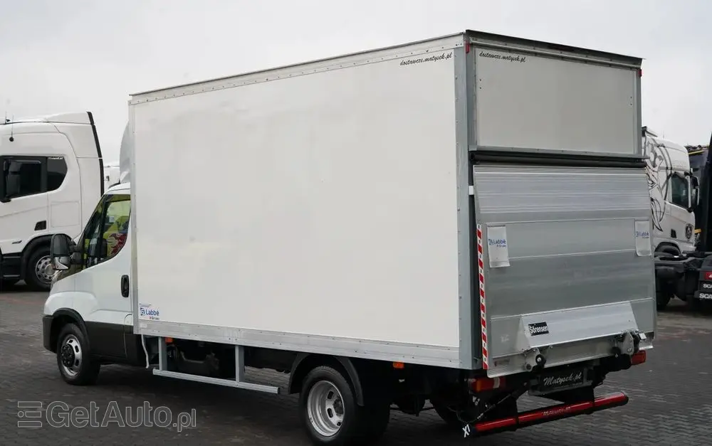 IVECO DAILY 35-160 / KONTENER 4,3 M / WINDA / BLIŹNIAK   DMC: 3500 KG /  2022 