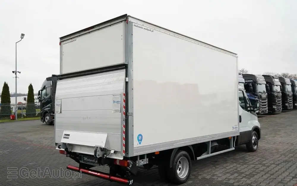 IVECO DAILY 35-160 / KONTENER 4,3 M / WINDA / BLIŹNIAK   DMC: 3500 KG /  2022 