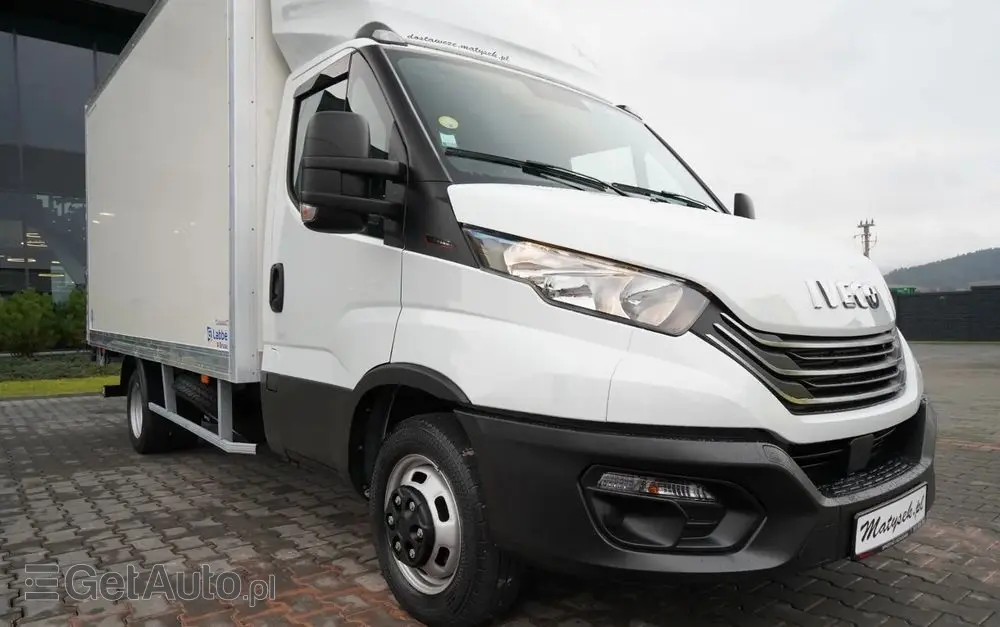 IVECO DAILY 35-160 / KONTENER 4,3 M / WINDA / BLIŹNIAK   DMC: 3500 KG /  2022 