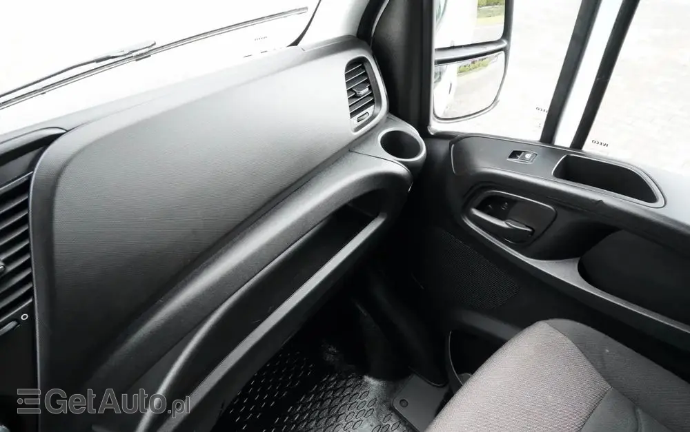 IVECO DAILY 35-160 / KONTENER 4,3 M / WINDA / BLIŹNIAK   DMC: 3500 KG /  2022 