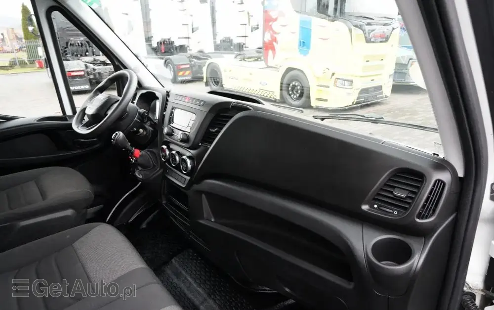 IVECO DAILY 35-160 / KONTENER 4,3 M / WINDA / BLIŹNIAK   DMC: 3500 KG /  2022 