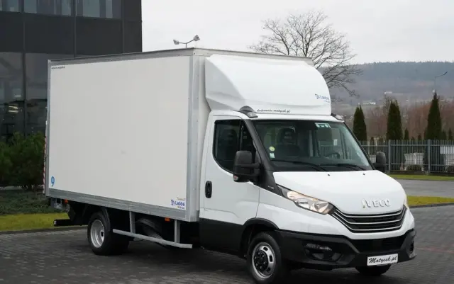 IVECO DAILY 35-160 / KONTENER 4,3 M / WINDA / BLIŹNIAK   DMC: 3500 KG /  2022 