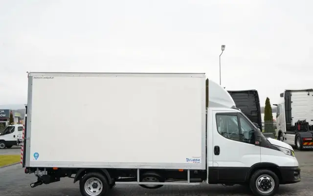 IVECO DAILY 35-160 / KONTENER 4,3 M / WINDA / BLIŹNIAK   DMC: 3500 KG /  2022 